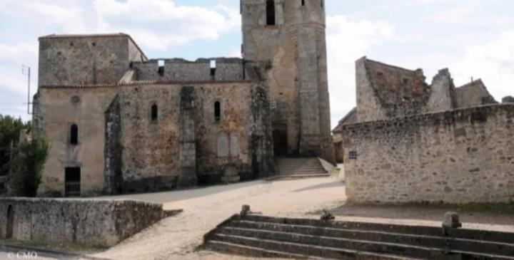 Le Pick Up 403 Vintage Hotel Oradour-sur-Glane Eksteriør billede