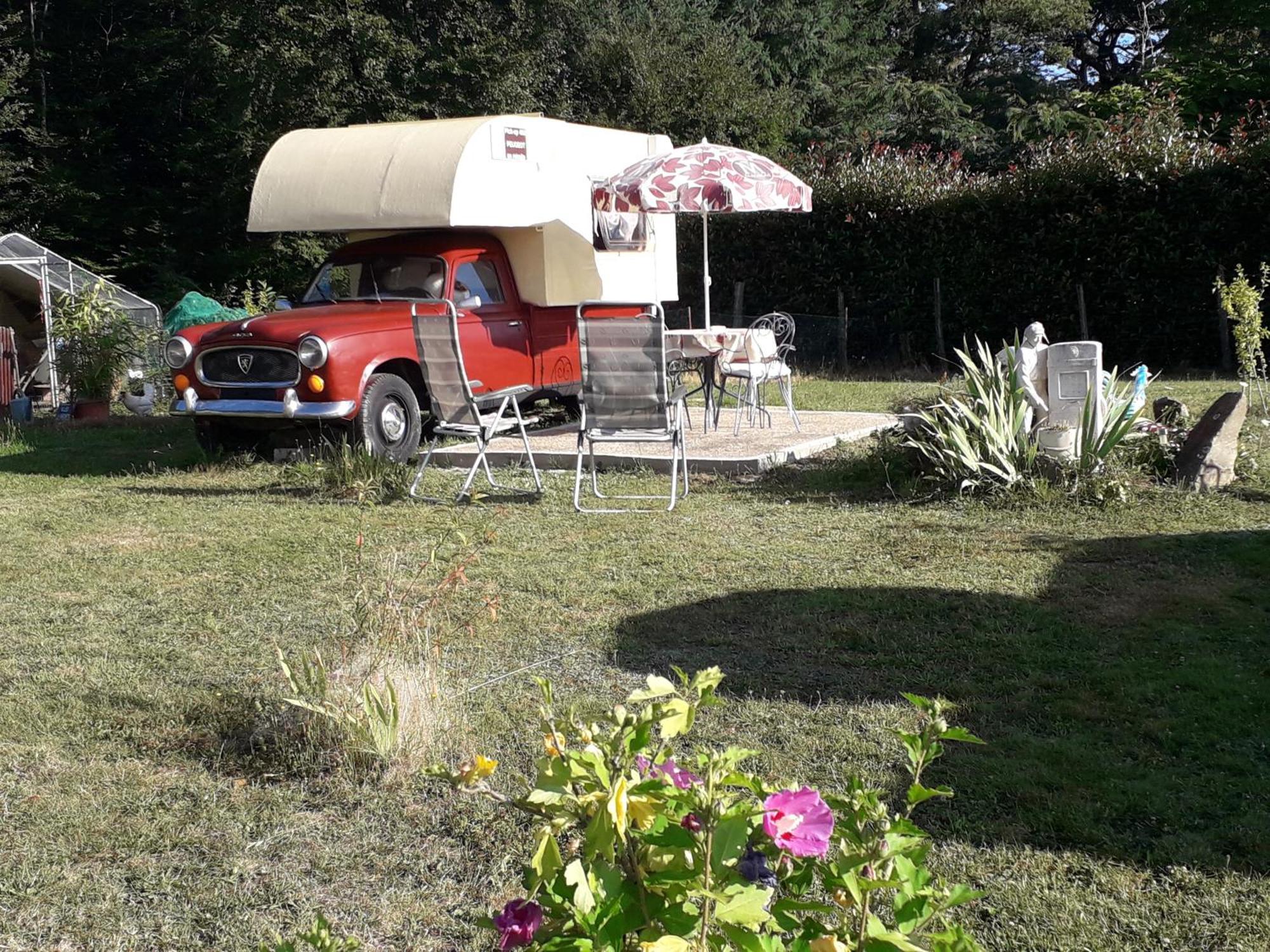 Le Pick Up 403 Vintage Hotel Oradour-sur-Glane Eksteriør billede
